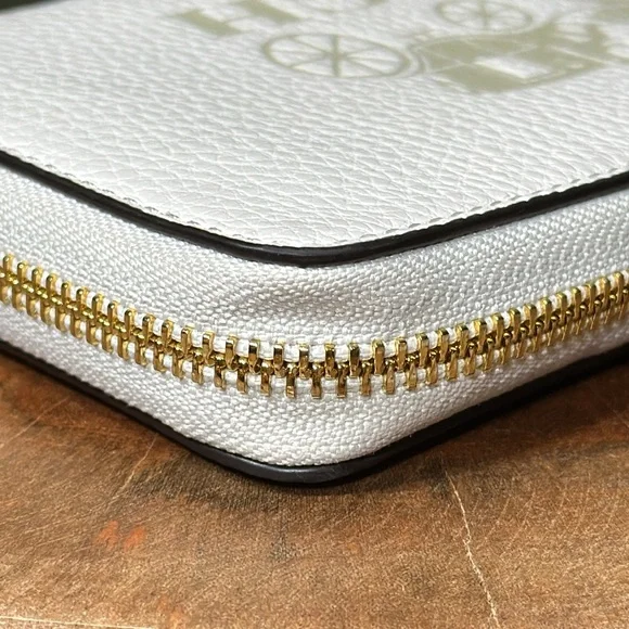 *LIKE NEW* COACH Embossed Horse & Carriage Long Zip-Around Wallet - Picture 6 of 16